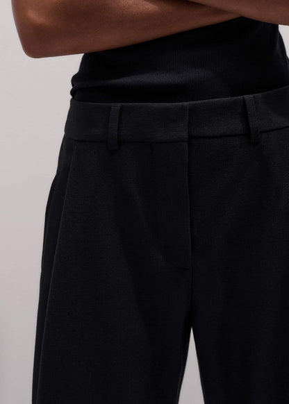 ME+EM Clothing Black Clever Tapered Pant