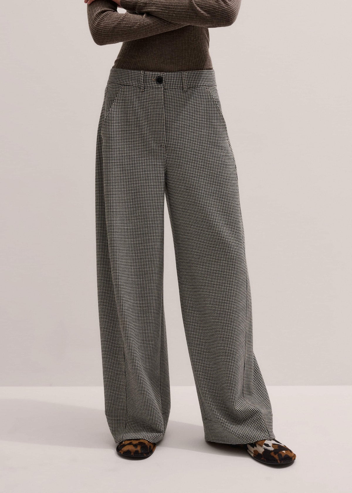 ME+EM Clothing Ivory Houndstooth Extreme Tapered Pant