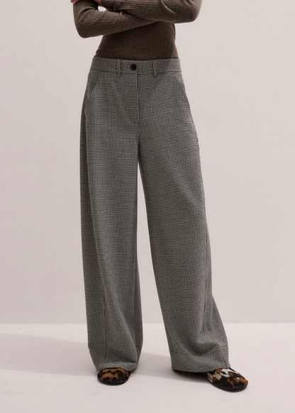 ME+EM Clothing Ivory Houndstooth Extreme Tapered Pant