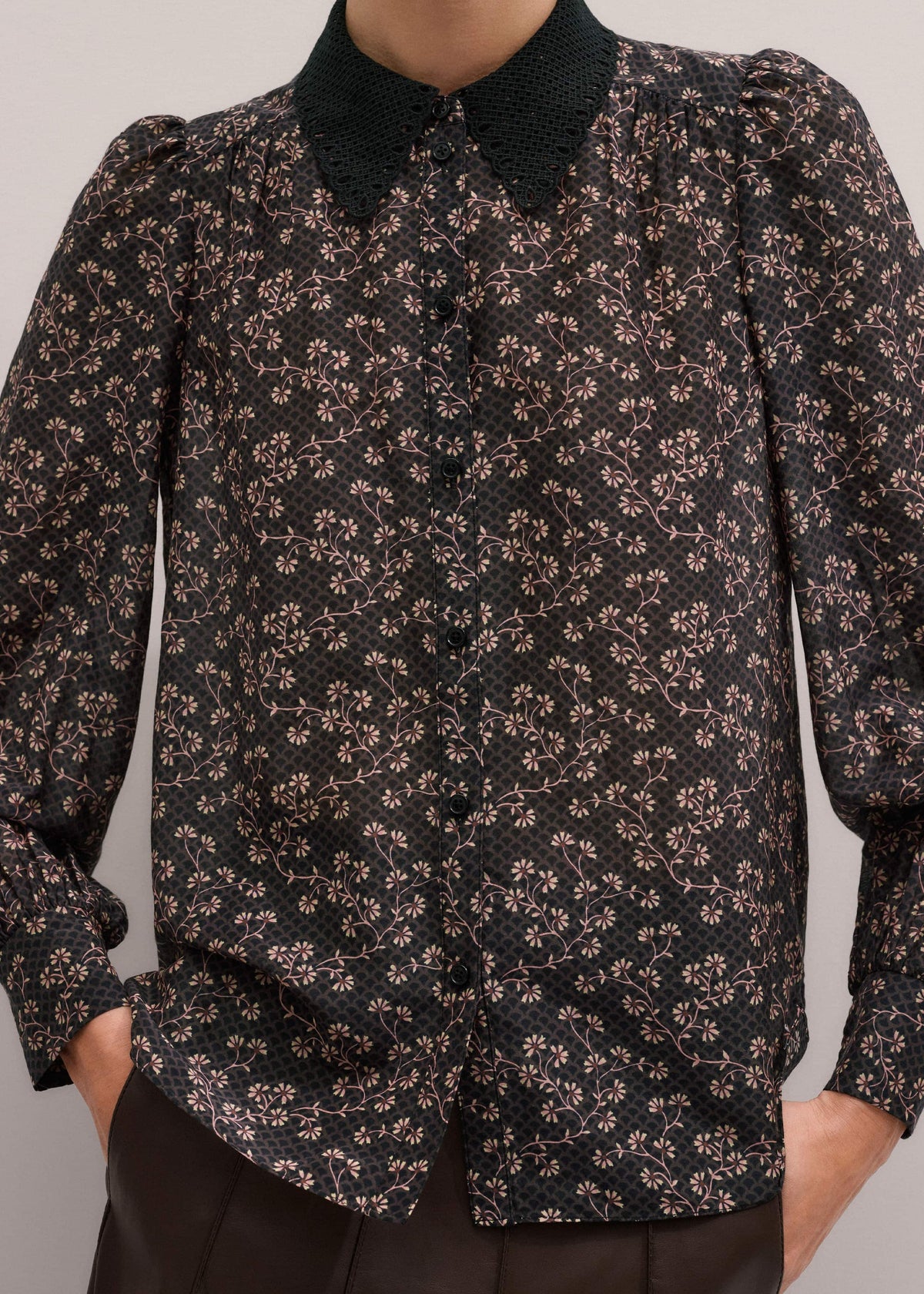 ME+EM Clothing Black Scallop Daisy Print Feature Collar Blouse