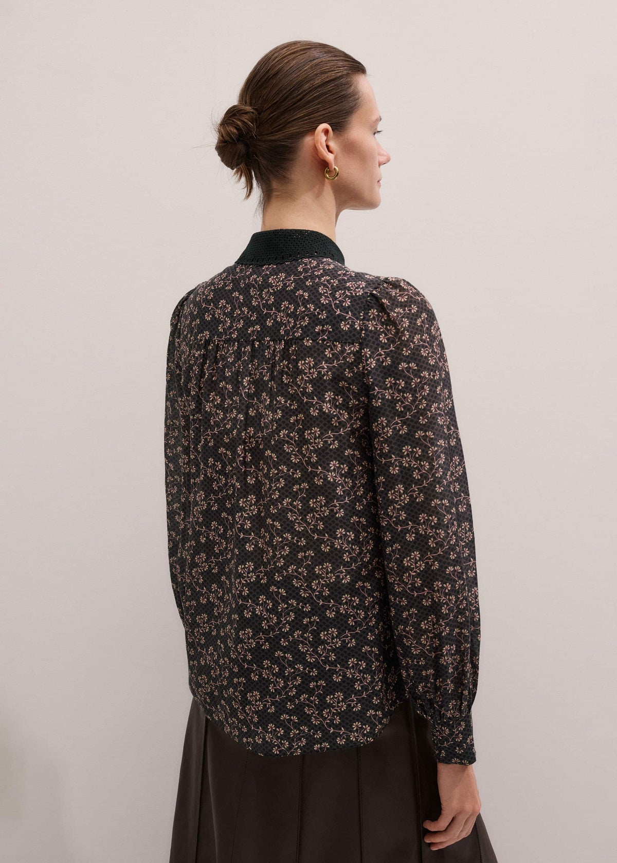 ME+EM Clothing Black Scallop Daisy Print Feature Collar Blouse