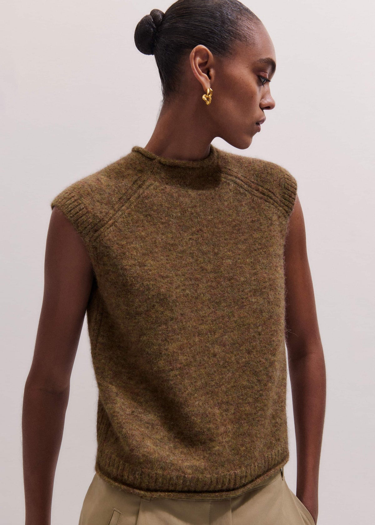 ME+EM Clothing Brown Roll Trim Straight Layering Sweater Vest