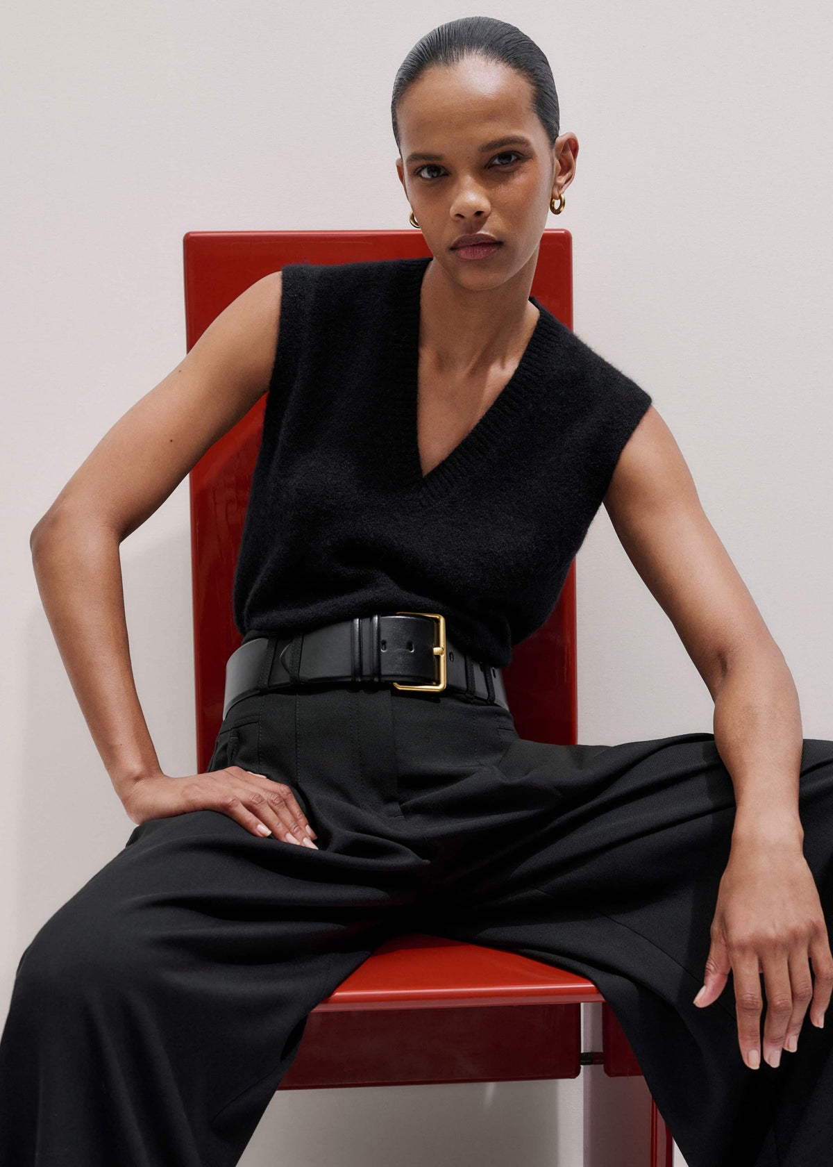 ME+EM Clothing Black V-Neck Straight Knit Vest