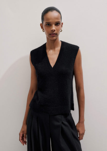 ME+EM Clothing Black V-Neck Straight Knit Vest