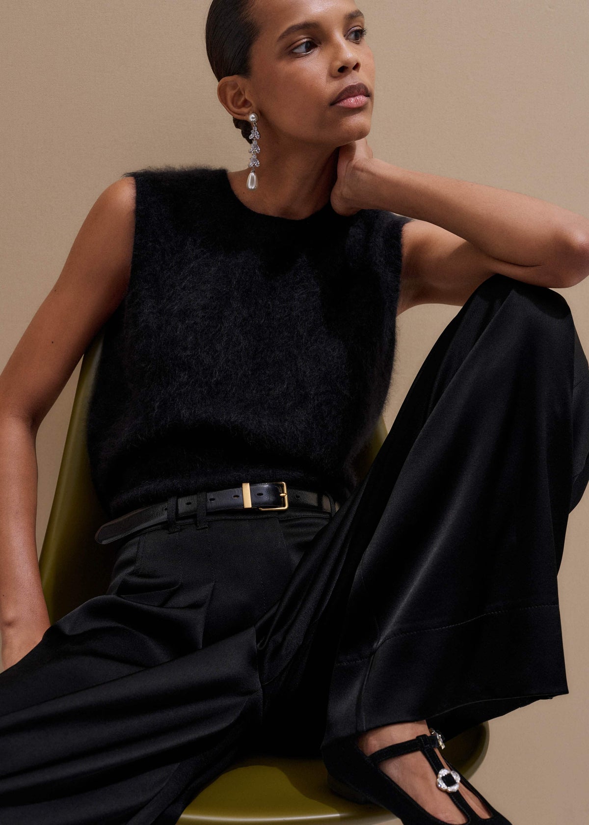 ME+EM Clothing Black Brushed Cashmere Straight Sweater Vest