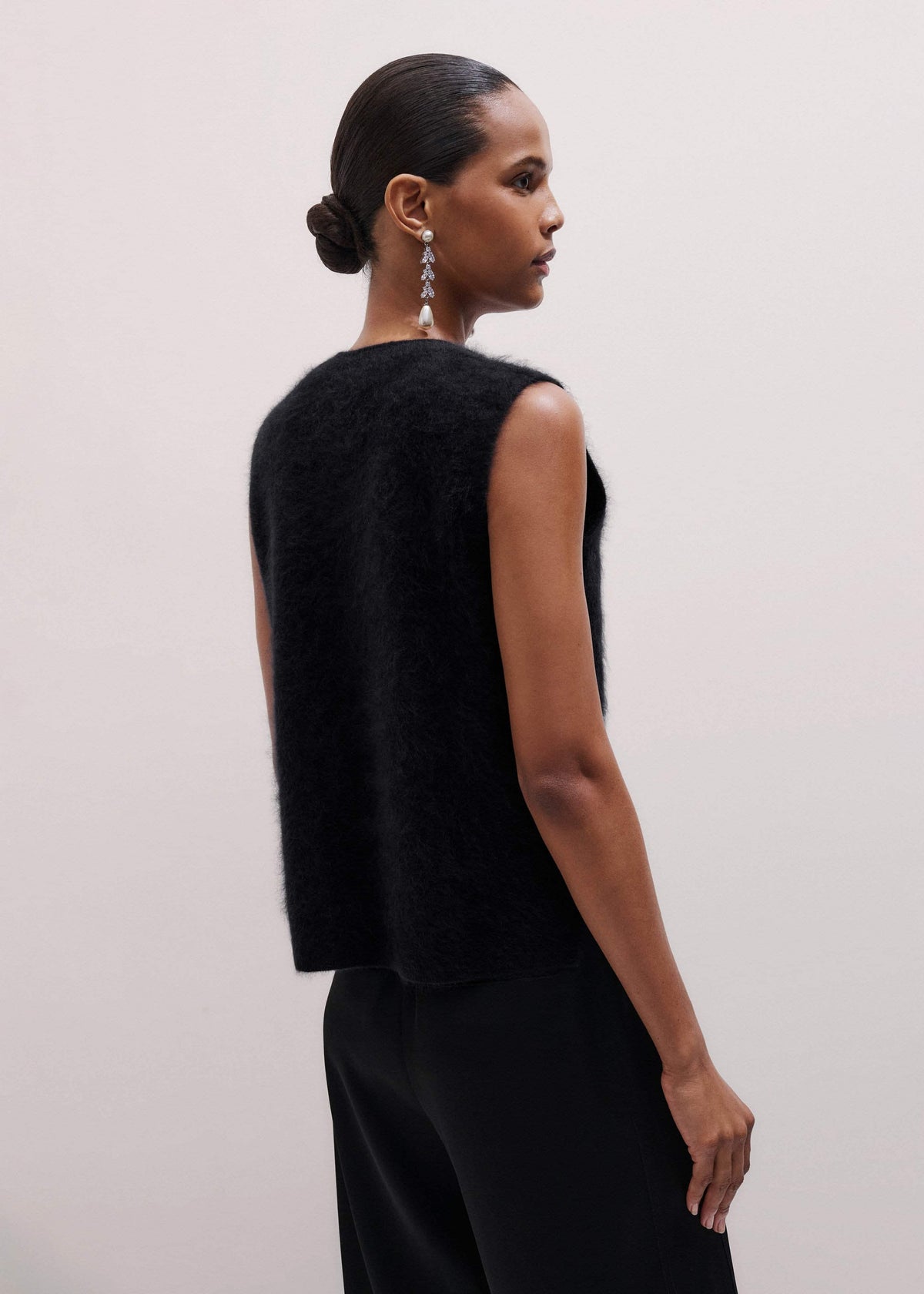 ME+EM Clothing Black Brushed Cashmere Straight Sweater Vest